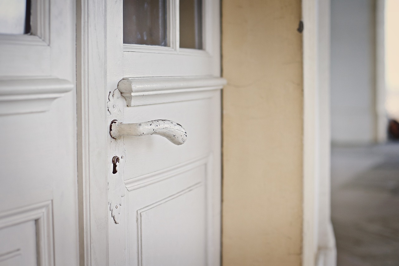 How to Use Over-the-Door Organizers for Additional Storage